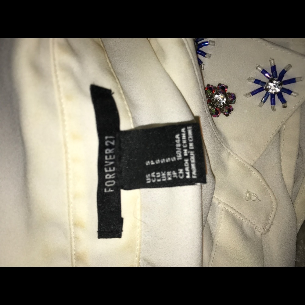 Beautiful beaded collar button-down top! - Picture 3 of 4